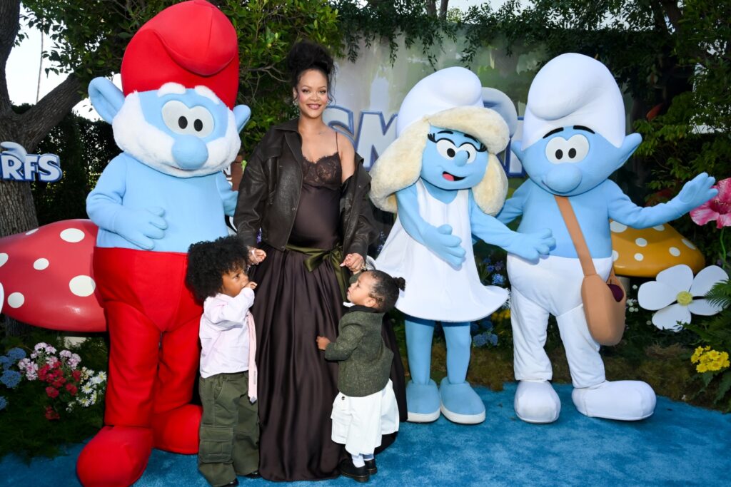 Rihanna, acum mamă și de fetiță!