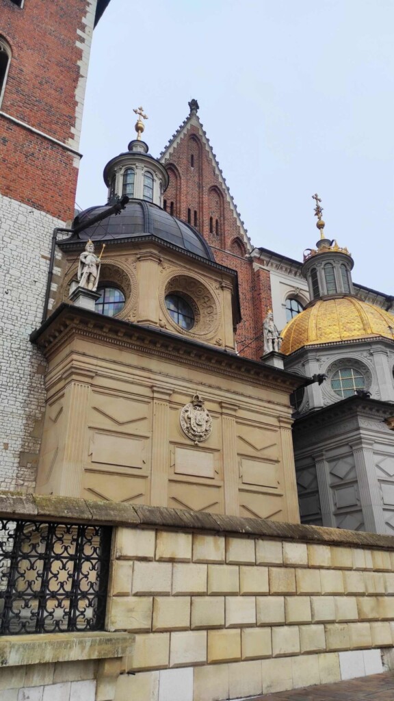 Cracovia la sfârșit de toamnă: orașul care îți intră în suflet chiar și când cerul e gri