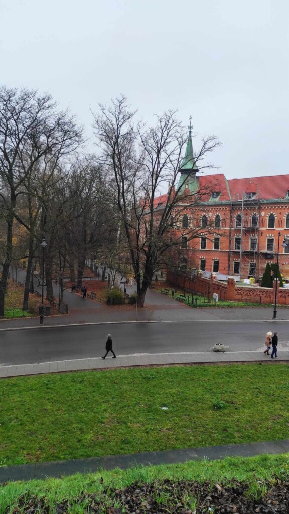 Cracovia la sfârșit de toamnă: orașul care îți intră în suflet chiar și când cerul e gri
