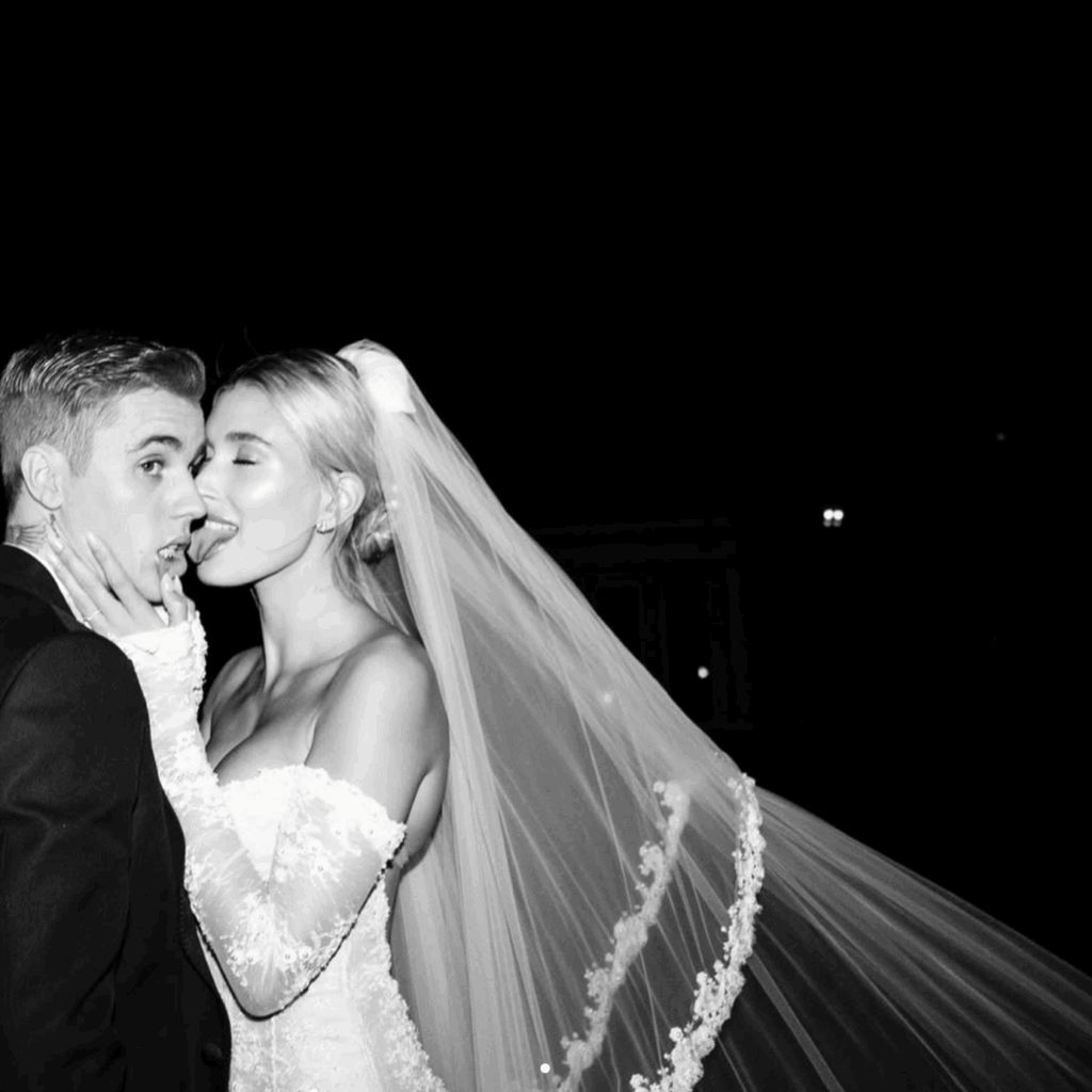 Felicitare de Crăciun: Justin și Hailey Bieber