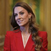 Kate Middleton și semnificația costumului roșu purtat la prima apariție regală solo din 2026
