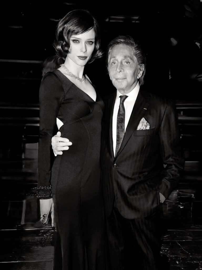 Valentino, omagiat de întreagă lume a modei internaționale
