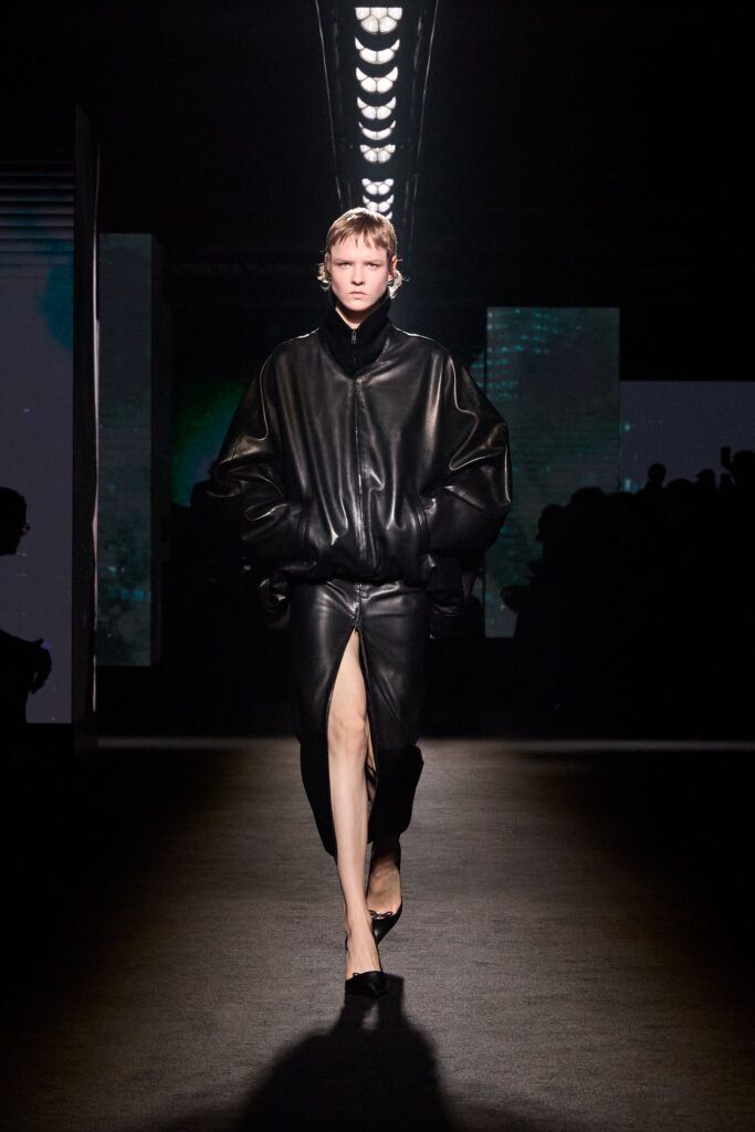 Balenciaga toamnă–iarnă 2026: Pierpaolo Piccioli între moștenirea lui Cristóbal și umbra lui Demna
