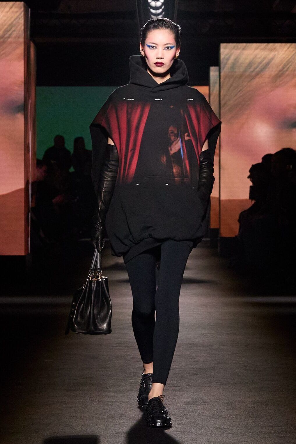 Balenciaga toamnă–iarnă 2026: Pierpaolo Piccioli între moștenirea lui Cristóbal și umbra lui Demna