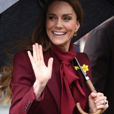 Kate Middleton și semnificația costumului roșu purtat la prima apariție regală solo din 2026