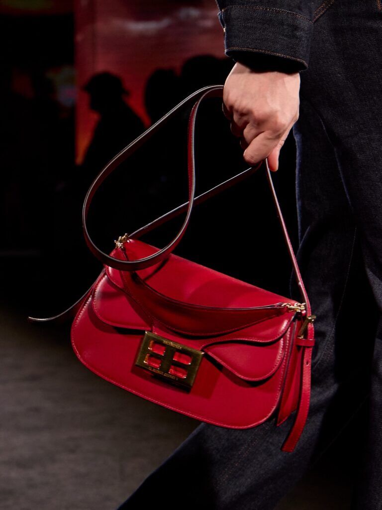 Balenciaga toamnă–iarnă 2026: Pierpaolo Piccioli între moștenirea lui Cristóbal și umbra lui Demna