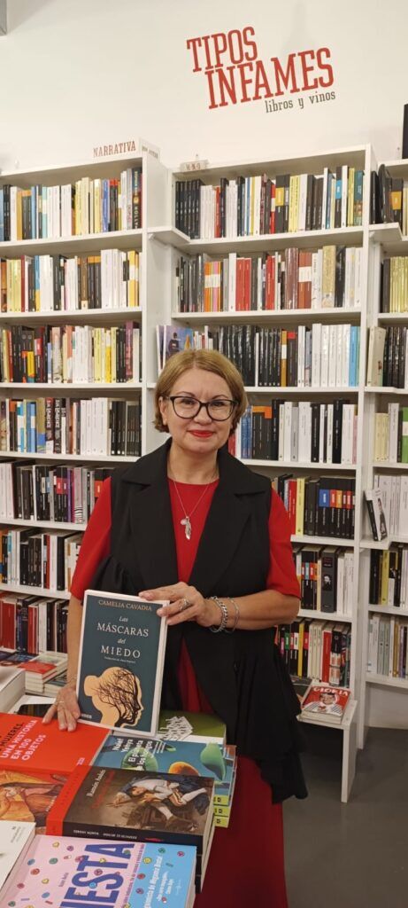 Romanul Măștile fricii al Cameliei Cavadia, la a treia traducere: acum în limbile spaniola, sârbă și macedoneană