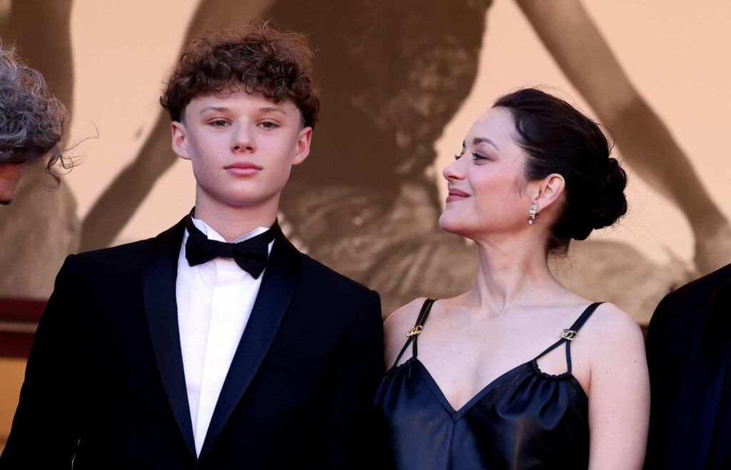 Marion Cotillard și filmul „Karma”, ovaționați la Cannes