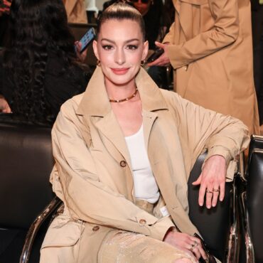 Anne Hathaway este însărcinată cu al treilea copil