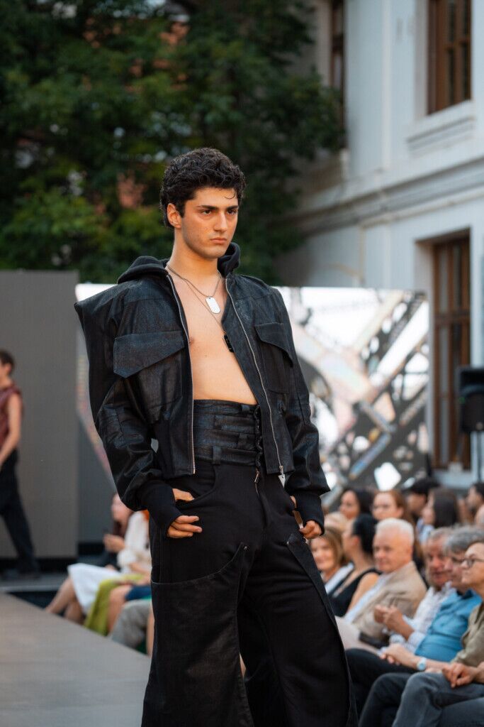Domino Nicolae, designerul care demonstrează că identitatea nu are niciodată o formă finită
