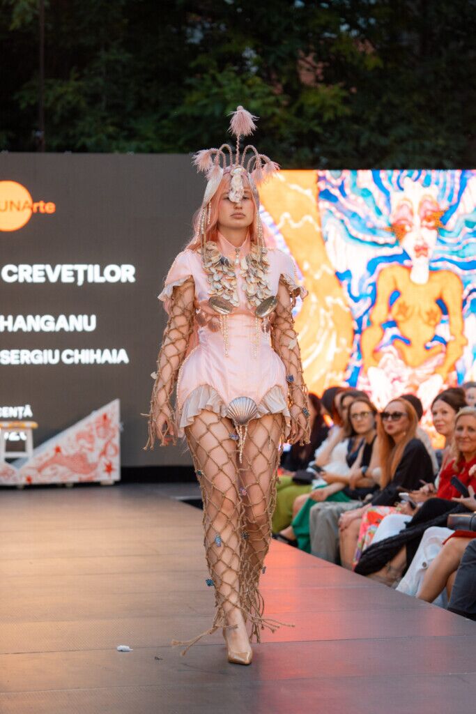 Damian Hanganu, designerul care a coborât bârfa pe fundul mării