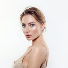 De ce să incluzi un blush iluminator în trusa ta de machiaj