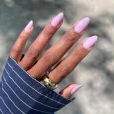 Cloud Purple Nails, manichiura delicată care va înlocui nuanțele nude