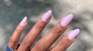 Cloud Purple Nails, manichiura delicată care va înlocui nuanțele nude