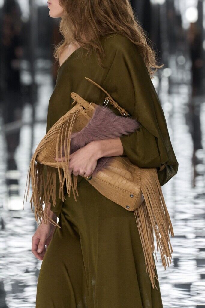 Cronicile Fashion Month: Fendi va vinde tot. Show-ul trebuie să convingă mai mult