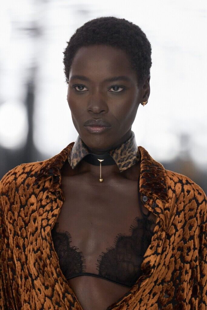 Cronicile Fashion Month: Fendi va vinde tot. Show-ul trebuie să convingă mai mult